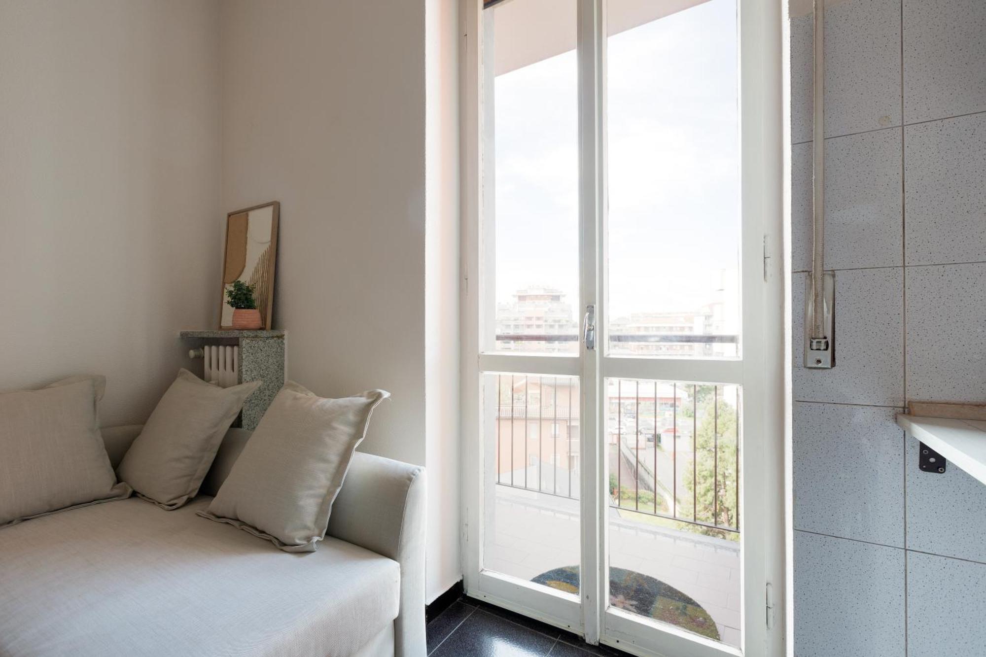 Corvetto M3 - Comfy Apt. With Balcony! Милан Экстерьер фото